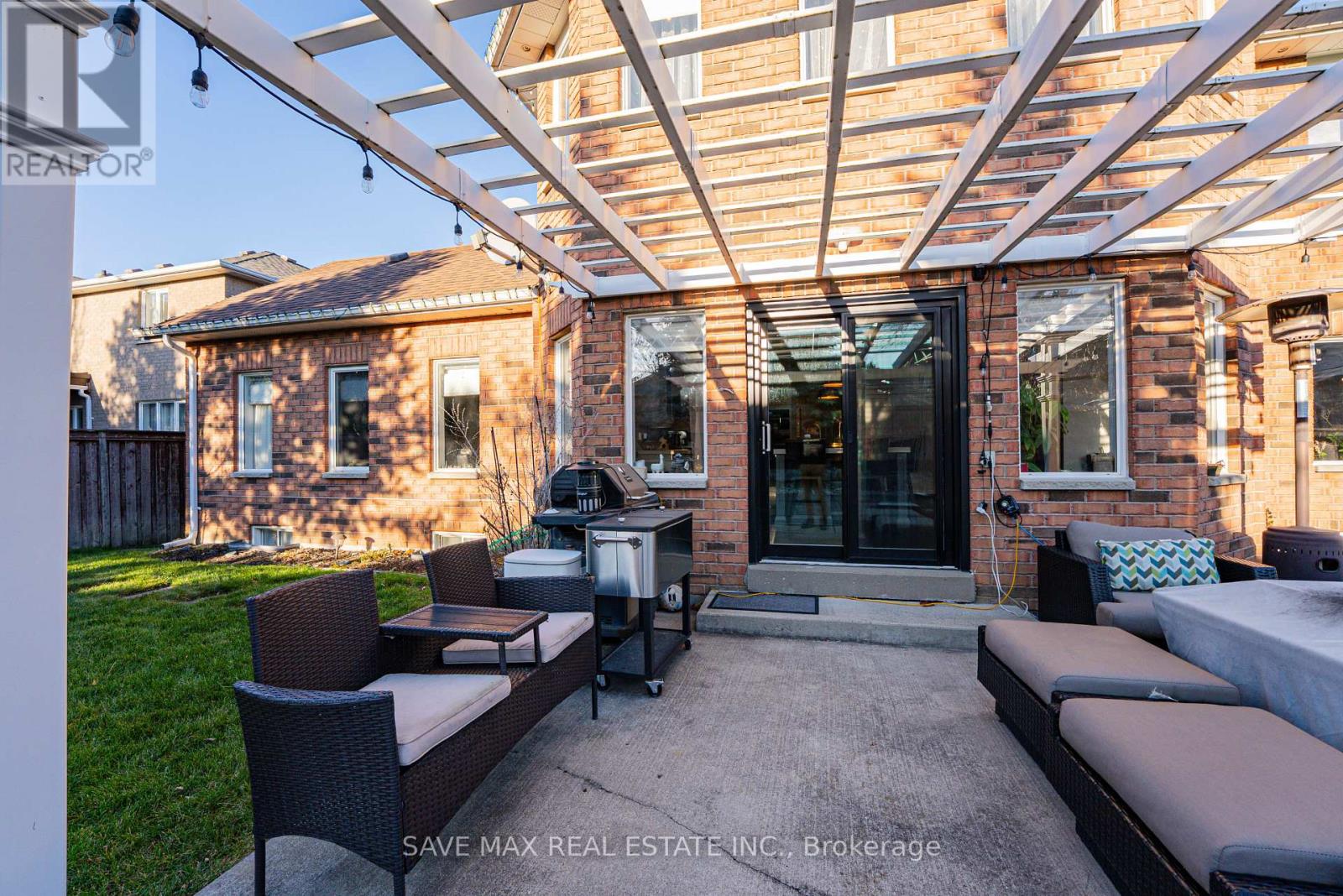 77 Colonel Bertram Road, Brampton, Ontario L6Z 4T6 - Photo 35 - W12591002