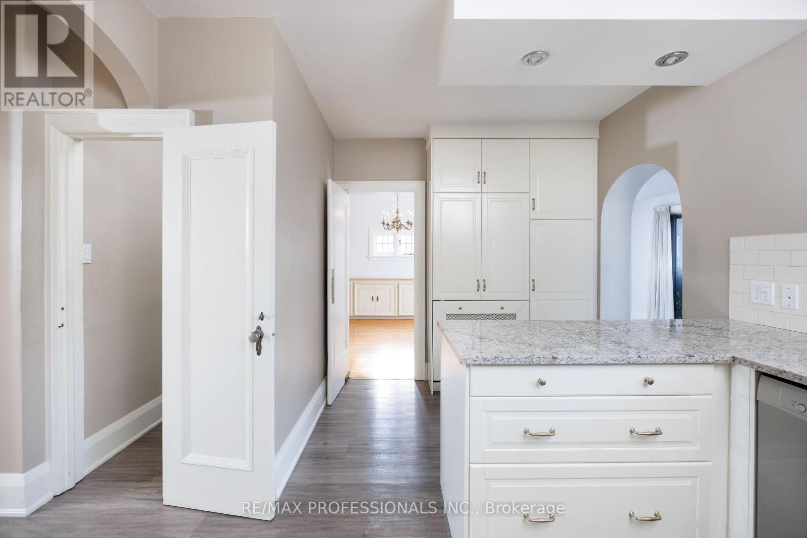 50 Wendover Road, Toronto, Ontario  M8X 2L3 - Photo 22 - W12590998