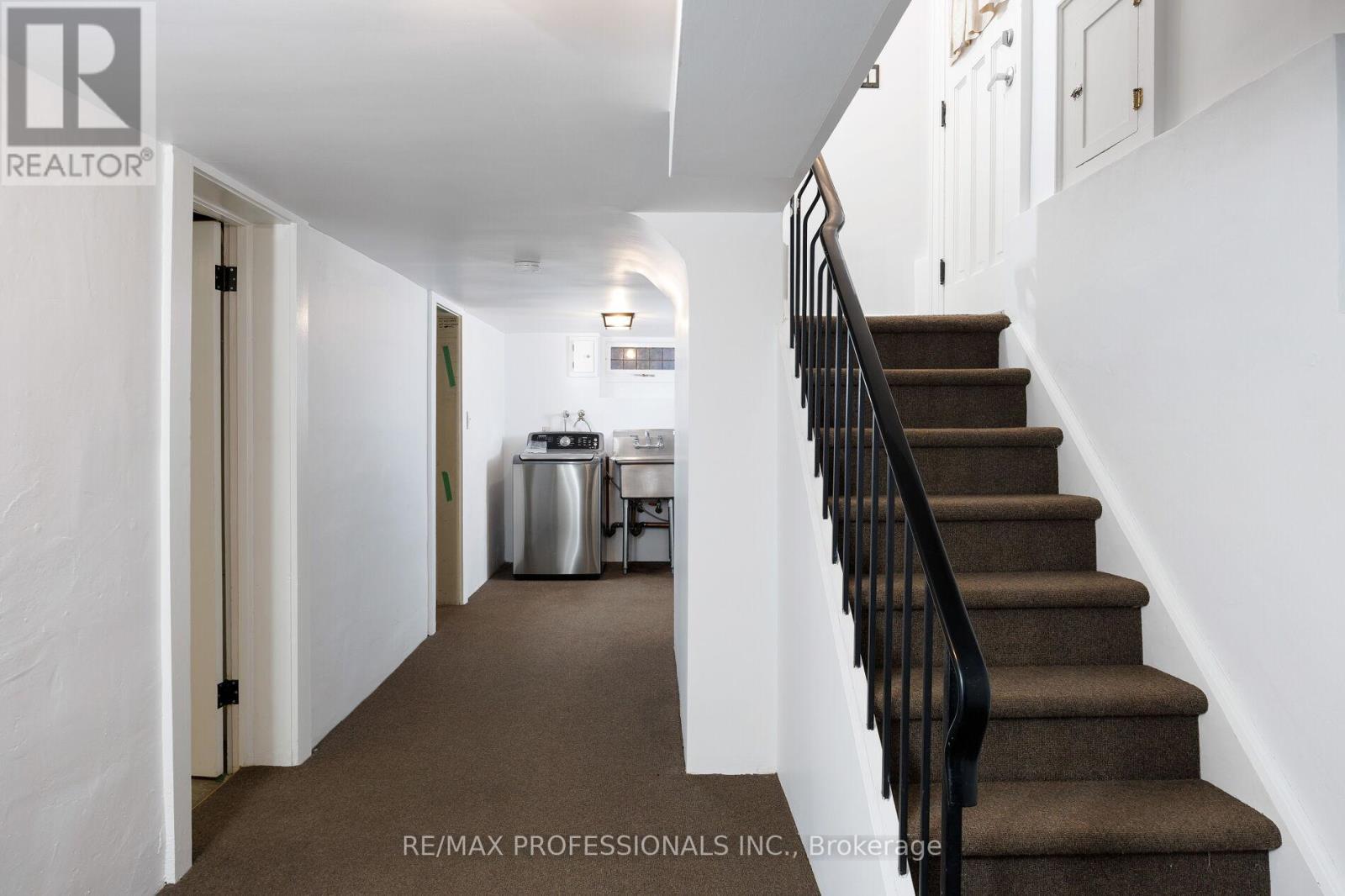 50 Wendover Road, Toronto, Ontario  M8X 2L3 - Photo 34 - W12590998