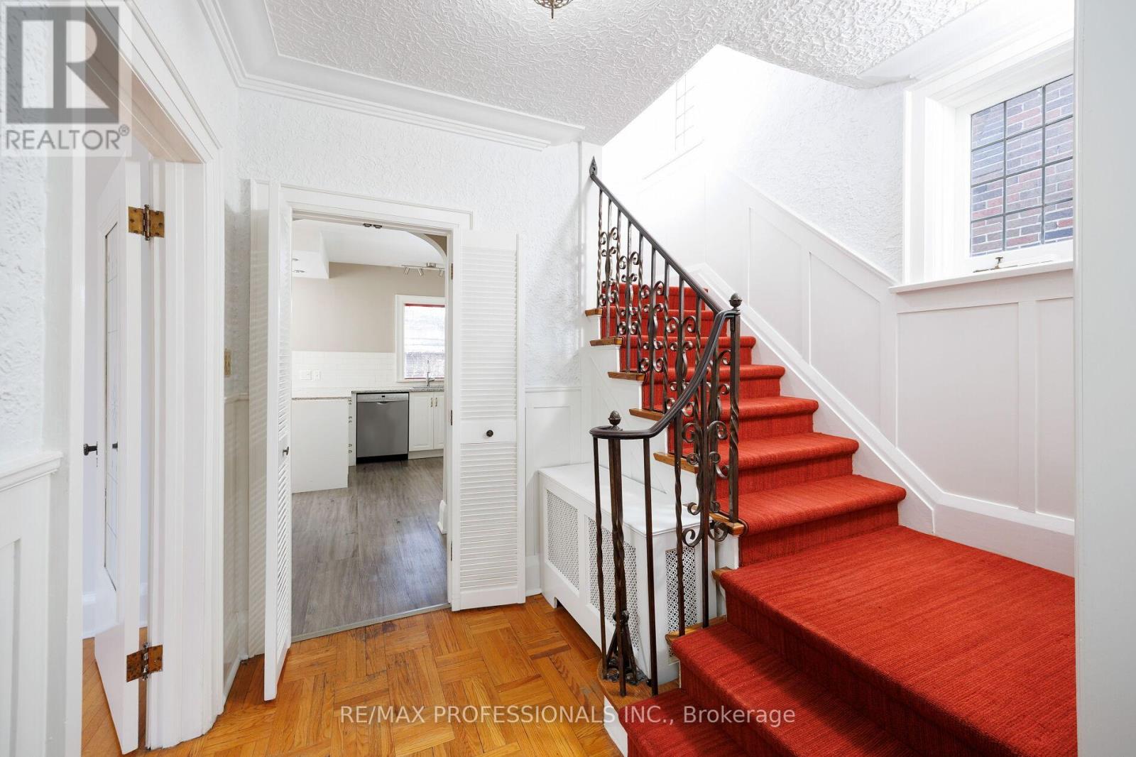 50 Wendover Road, Toronto, Ontario  M8X 2L3 - Photo 9 - W12590998