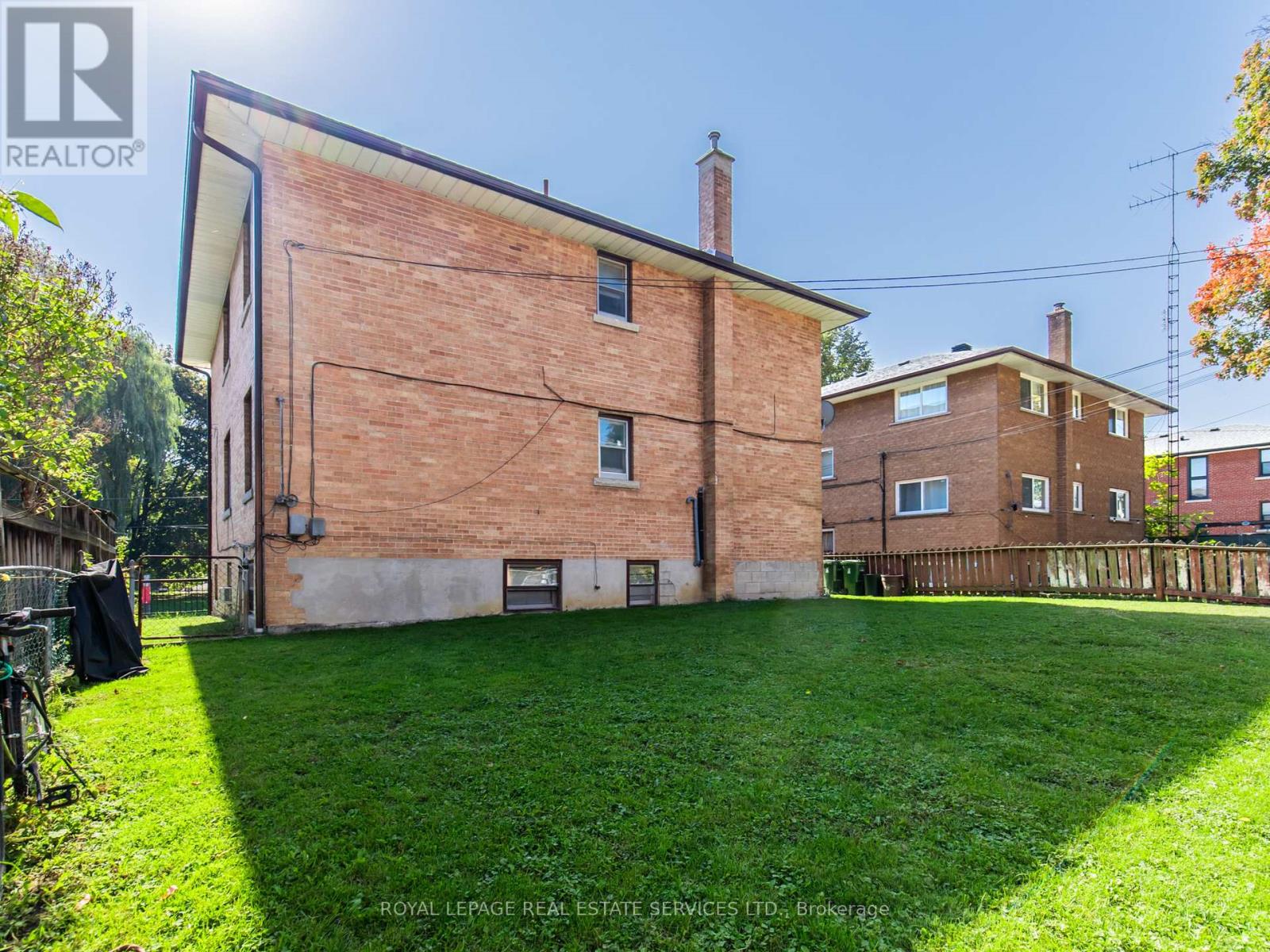 #2 - 20 Park Boulevard, Toronto, Ontario M8W 1G7 - Photo 31 - W12591082
