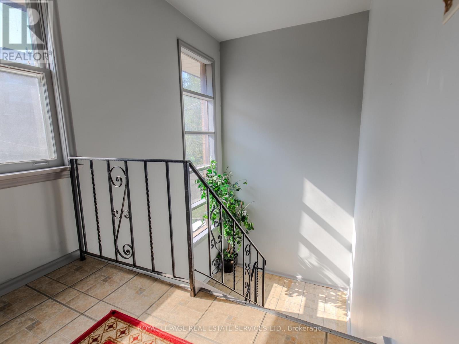 #2 - 20 Park Boulevard, Toronto, Ontario M8W 1G7 - Photo 6 - W12591082