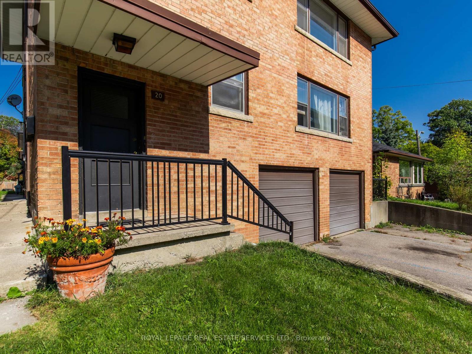 #2 - 20 Park Boulevard, Toronto, Ontario M8W 1G7 - Photo 5 - W12591082