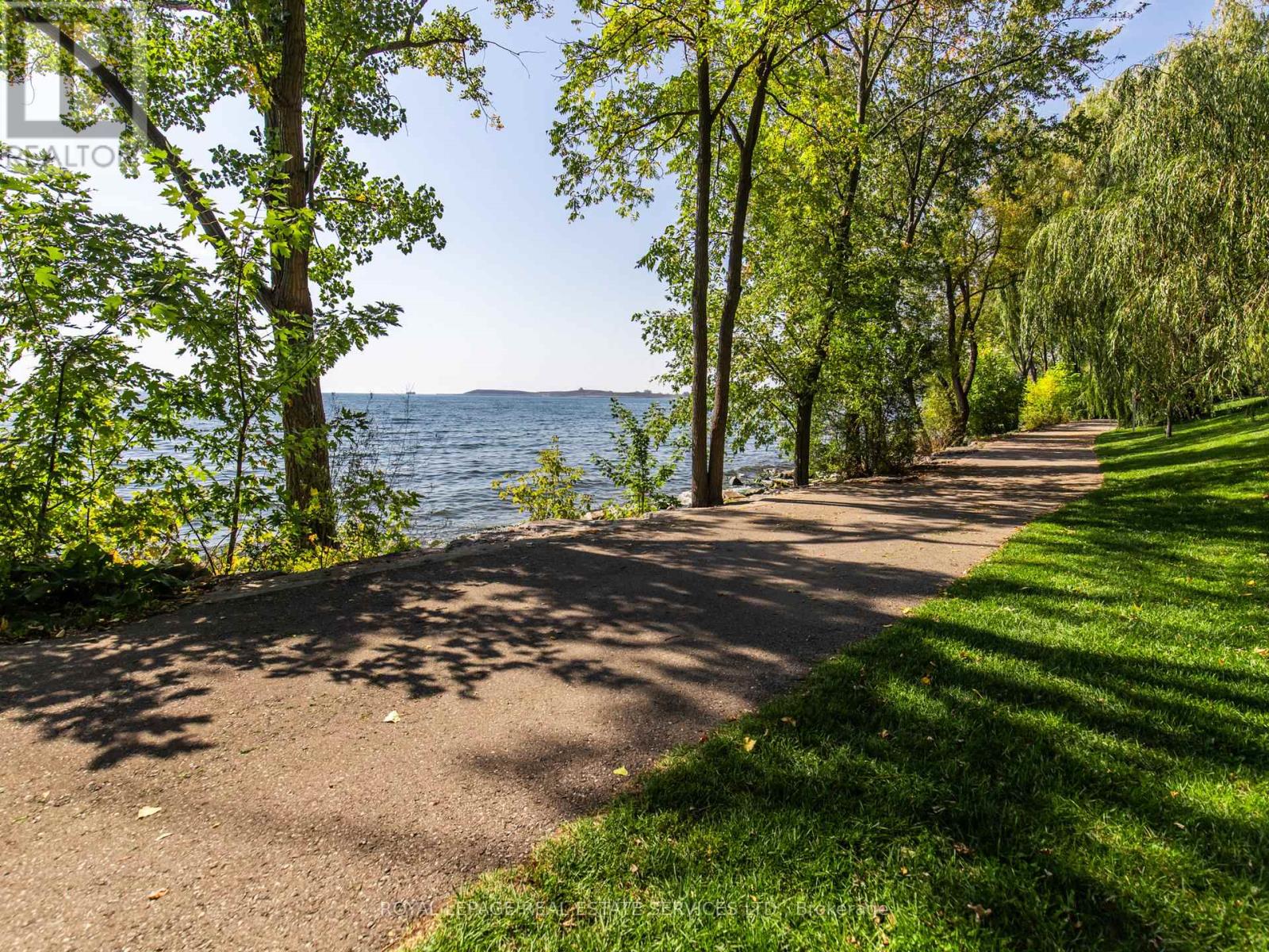 #2 - 20 Park Boulevard, Toronto, Ontario M8W 1G7 - Photo 36 - W12591082