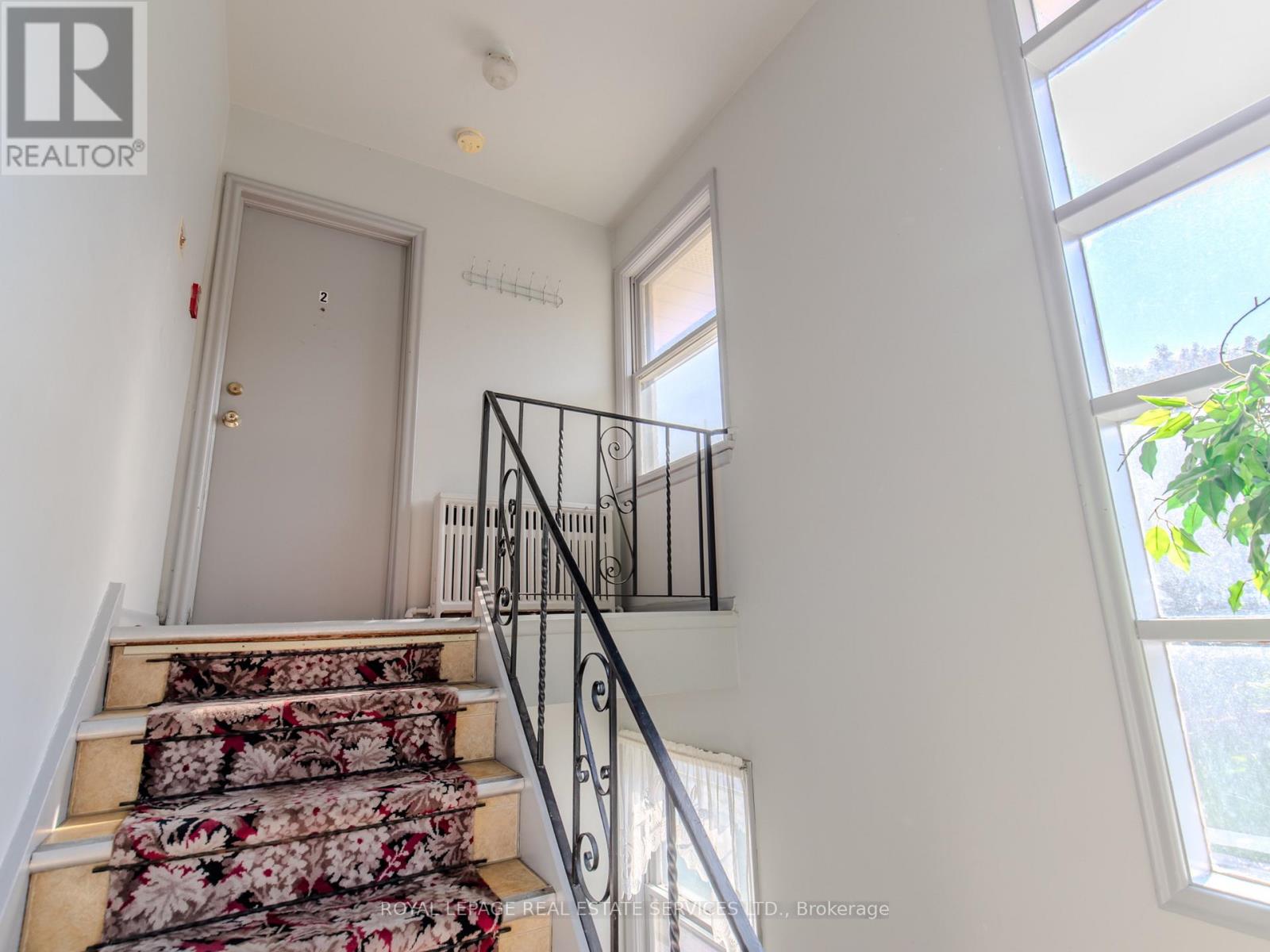 #2 - 20 Park Boulevard, Toronto, Ontario M8W 1G7 - Photo 7 - W12591082