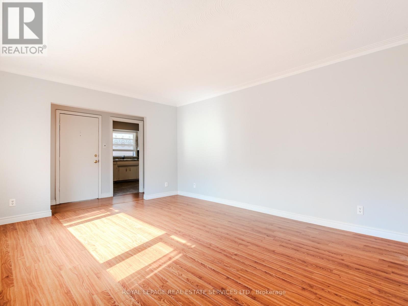 #2 - 20 Park Boulevard, Toronto, Ontario M8W 1G7 - Photo 10 - W12591082