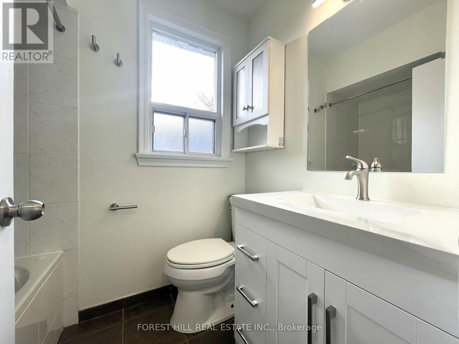 117 North Carson Street, Toronto, Ontario  M8W 4C7 - Photo 16 - W12591506