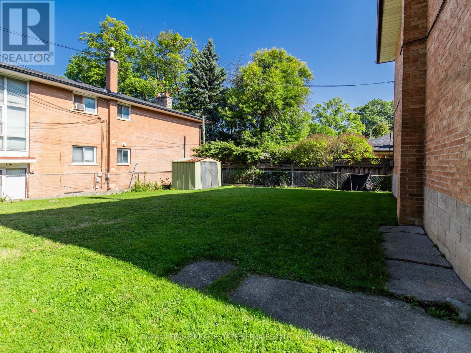 #2 - 20 Park Boulevard, Toronto, Ontario M8W 1G7 - Photo 29 - W12591082