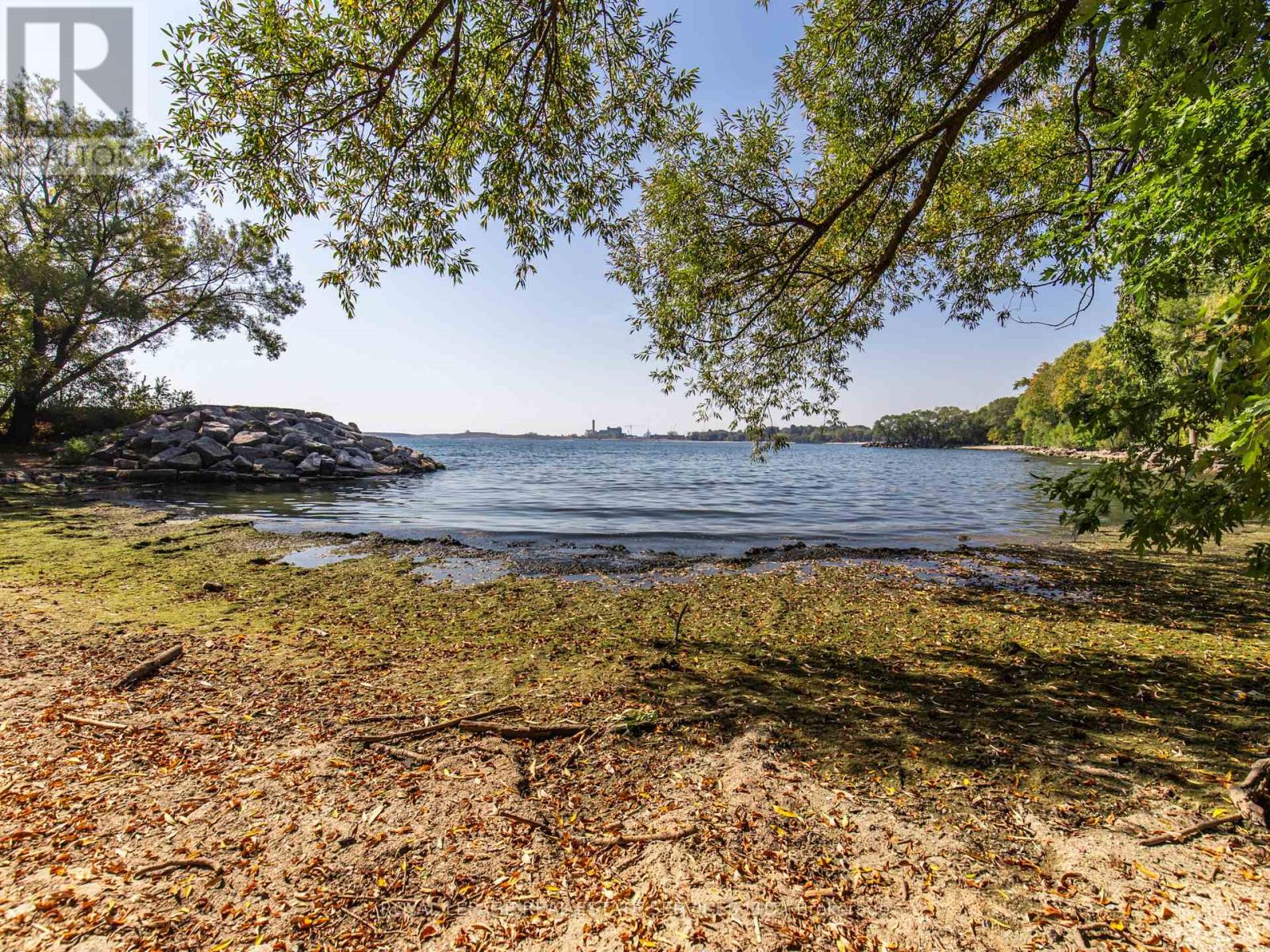 #2 - 20 Park Boulevard, Toronto, Ontario M8W 1G7 - Photo 37 - W12591082