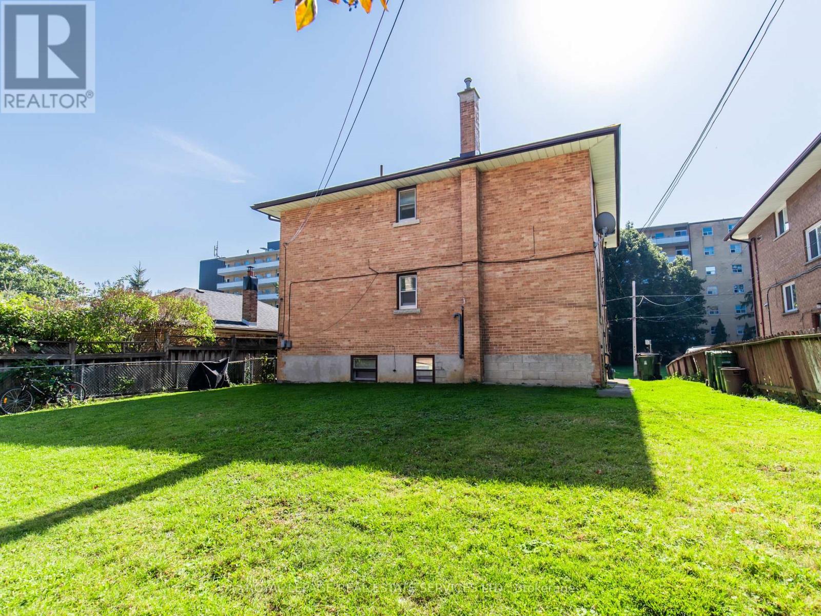 #2 - 20 Park Boulevard, Toronto, Ontario M8W 1G7 - Photo 34 - W12591082