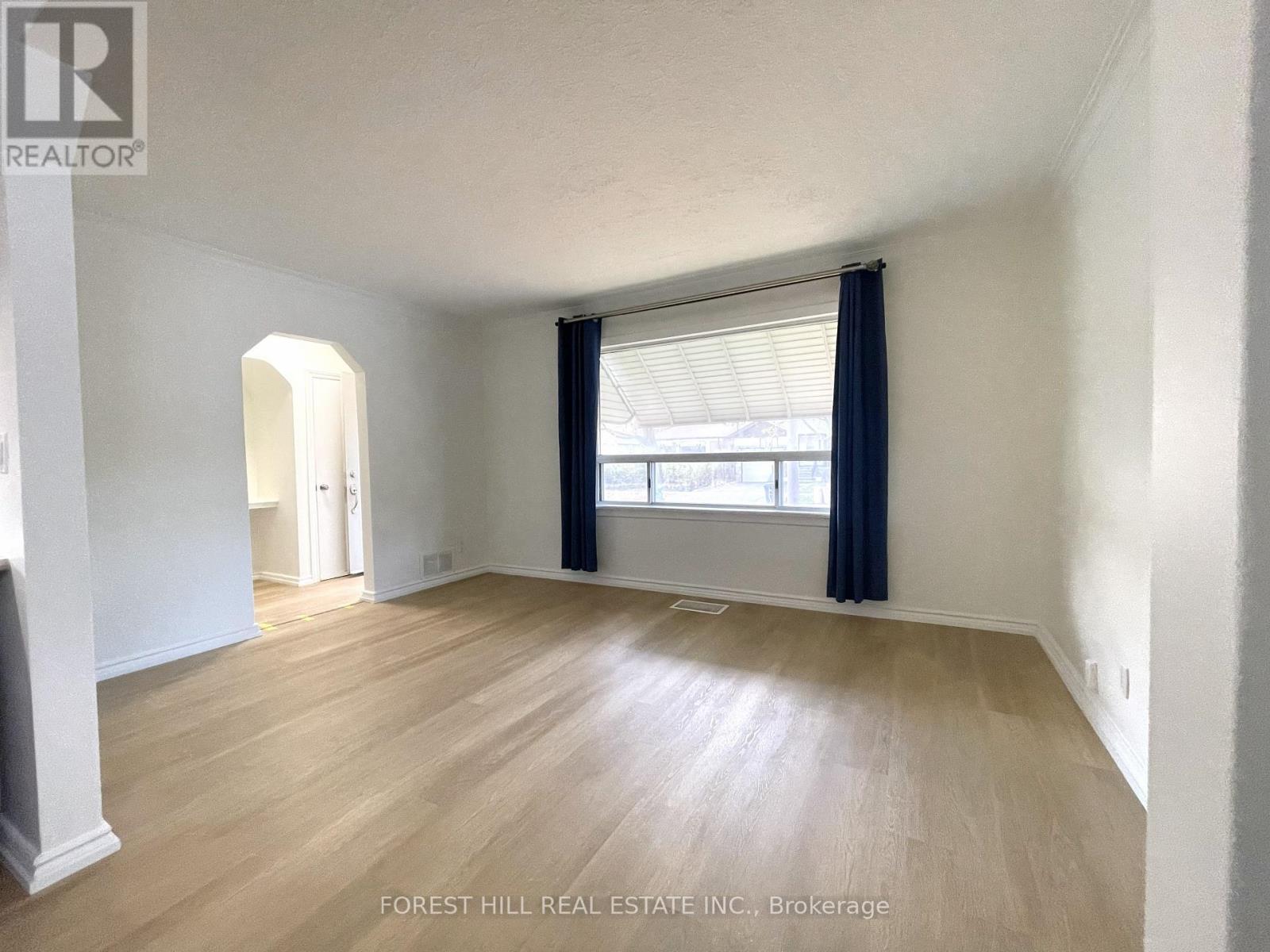 117 North Carson Street, Toronto, Ontario  M8W 4C7 - Photo 6 - W12591506