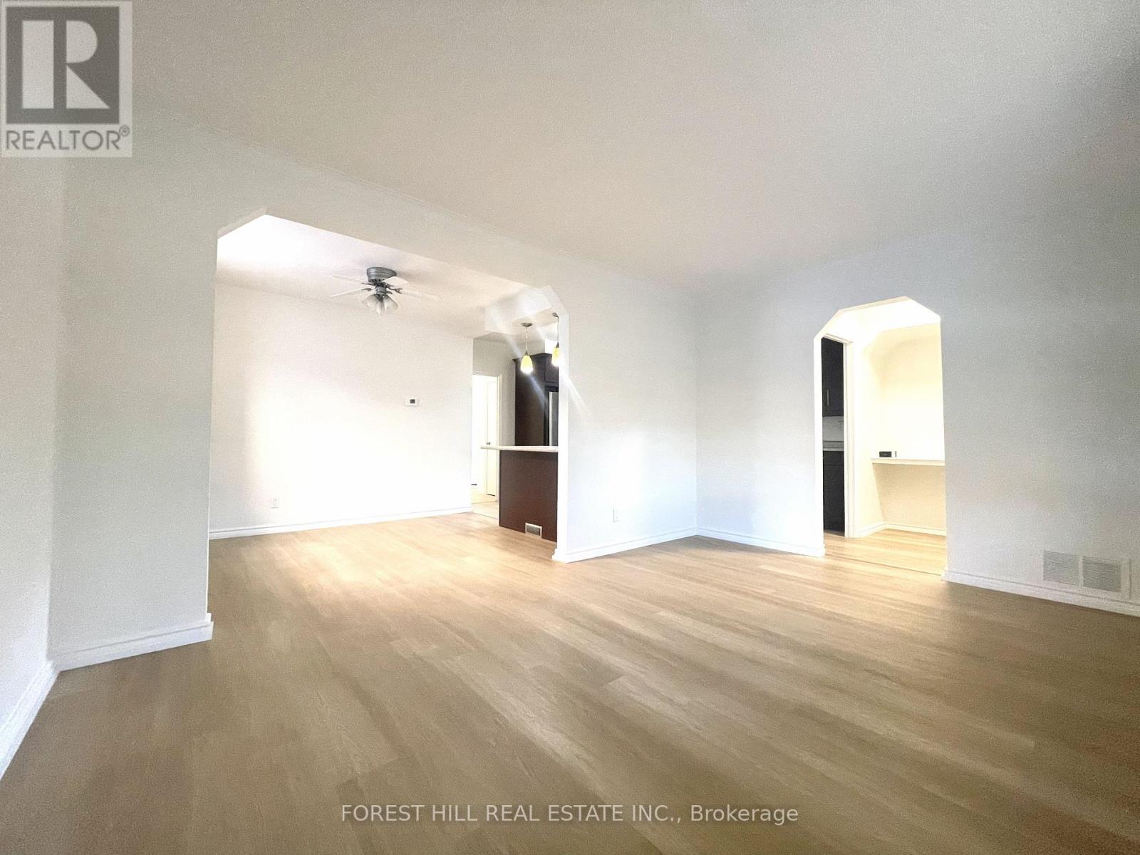 117 North Carson Street, Toronto, Ontario  M8W 4C7 - Photo 7 - W12591506