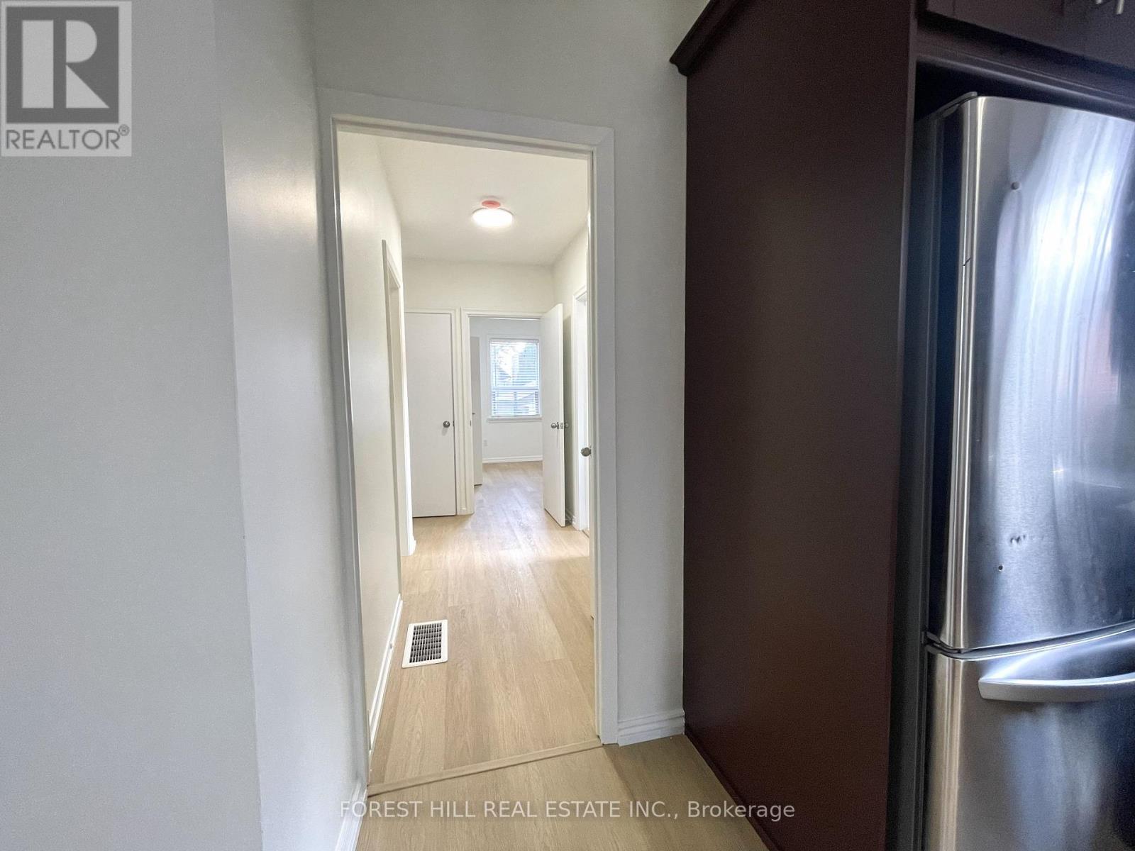 117 North Carson Street, Toronto, Ontario  M8W 4C7 - Photo 9 - W12591506