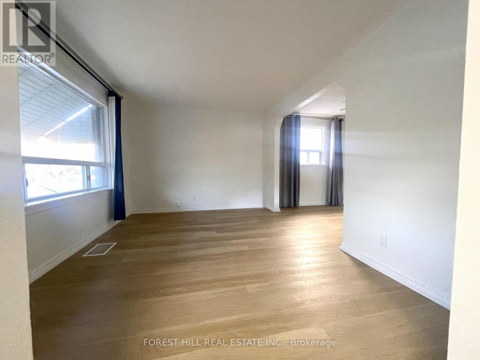 117 North Carson Street, Toronto, Ontario  M8W 4C7 - Photo 5 - W12591506