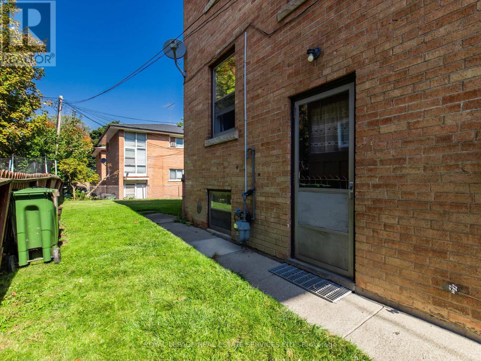 #2 - 20 Park Boulevard, Toronto, Ontario M8W 1G7 - Photo 30 - W12591082