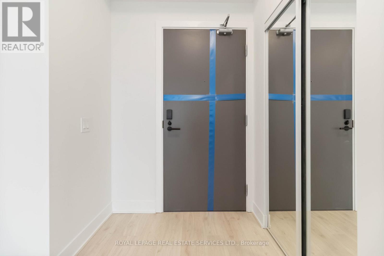 1109 - 2088 James Street, Burlington, Ontario L7R 0H2 - Photo 5 - W12591584