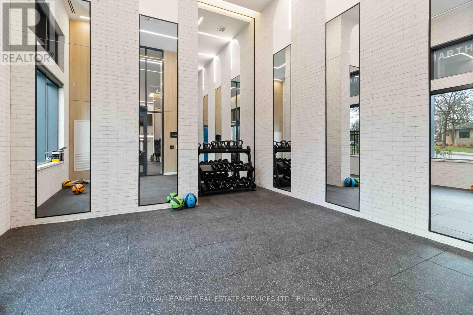 1109 - 2088 James Street, Burlington, Ontario L7R 0H2 - Photo 27 - W12591584