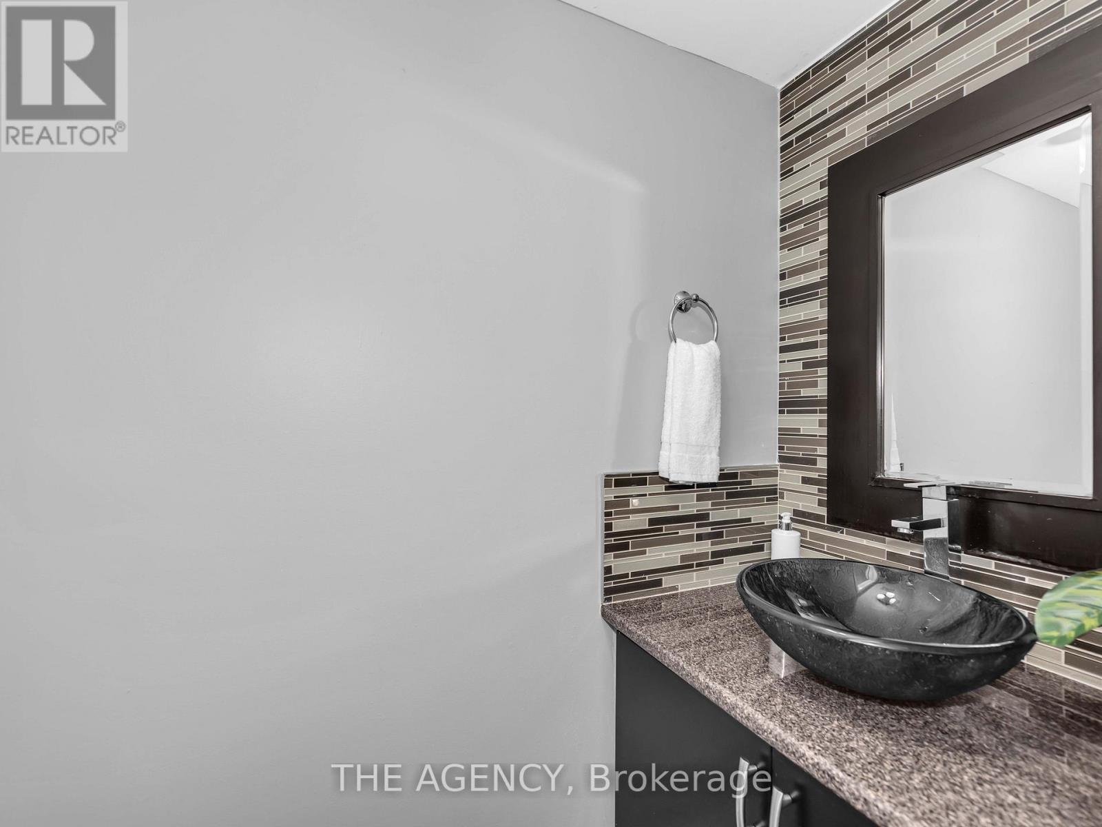 3 Rockgarden Trail, Brampton, Ontario  L6R 3M9 - Photo 5 - W12591346