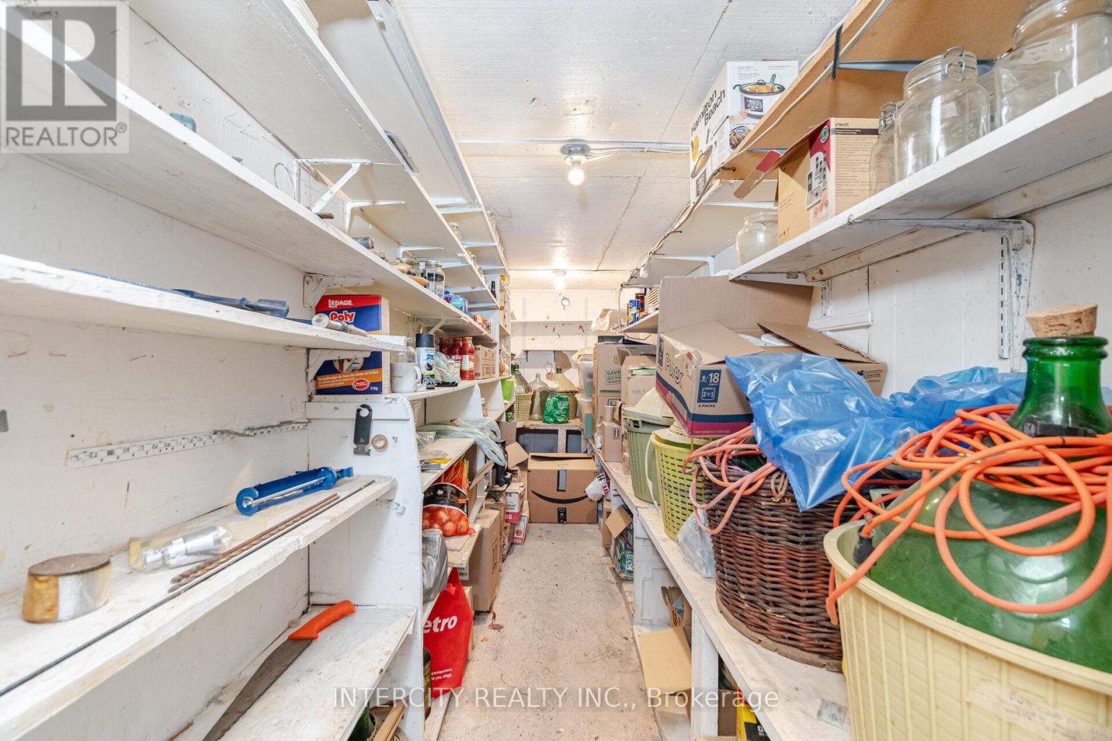 31 Munhall Road, Toronto, Ontario  M6P 1R2 - Photo 43 - W12591586