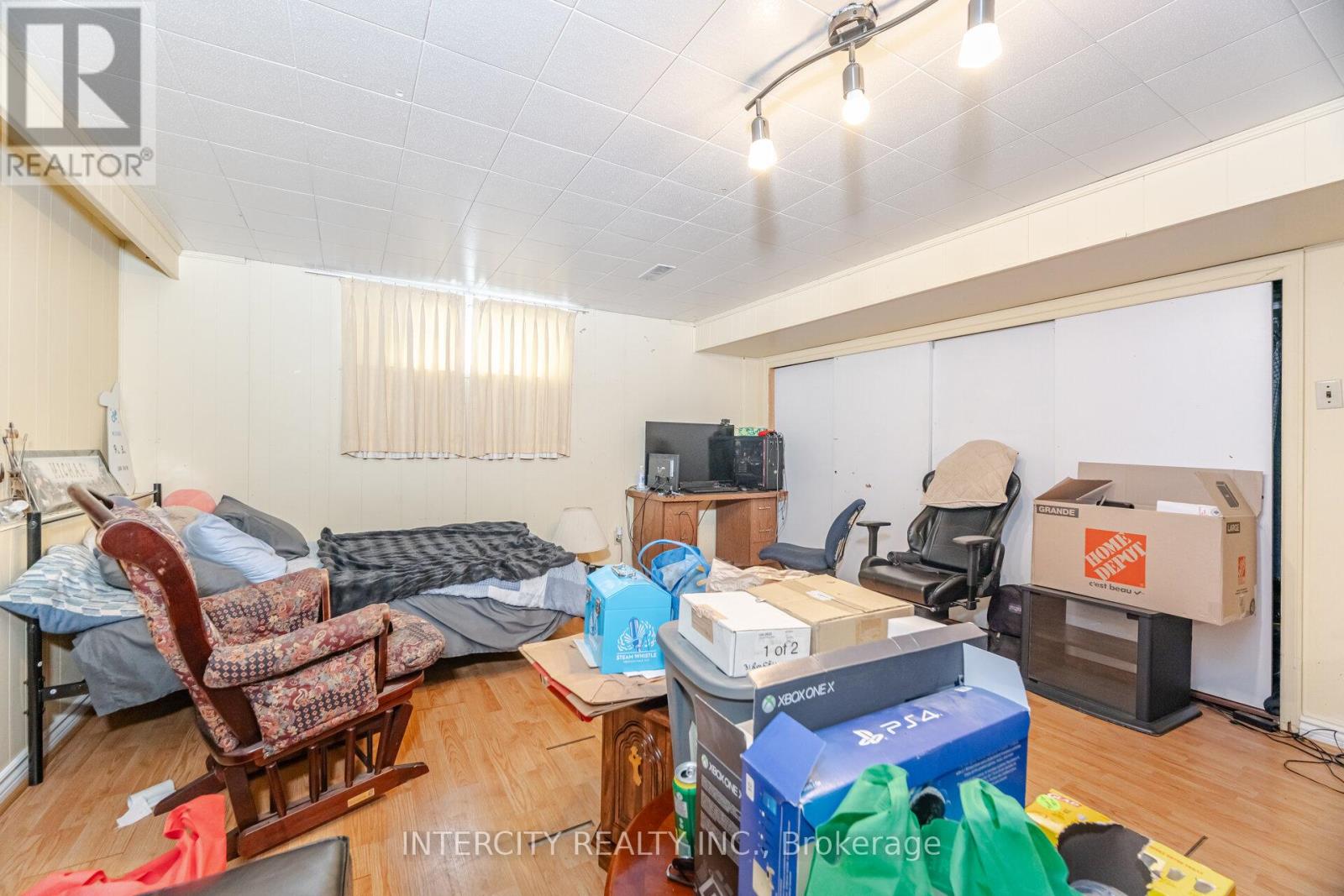 31 Munhall Road, Toronto, Ontario  M6P 1R2 - Photo 37 - W12591586