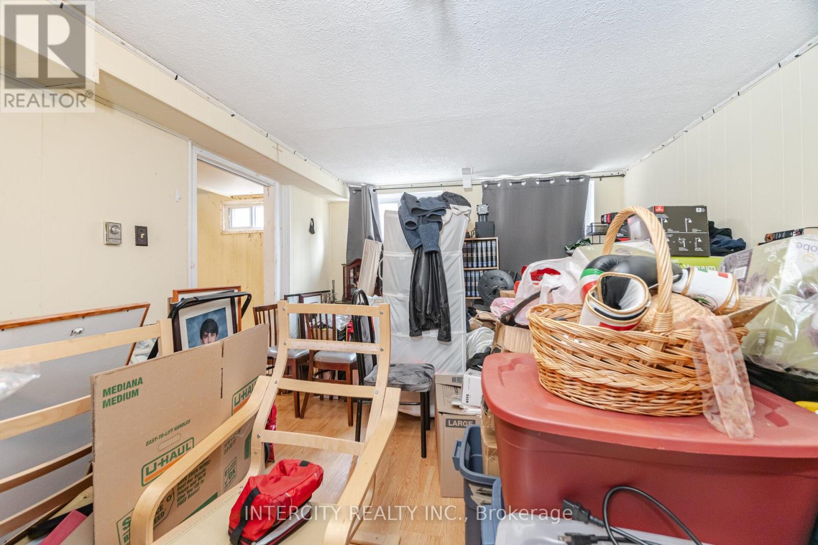 31 Munhall Road, Toronto, Ontario  M6P 1R2 - Photo 42 - W12591586