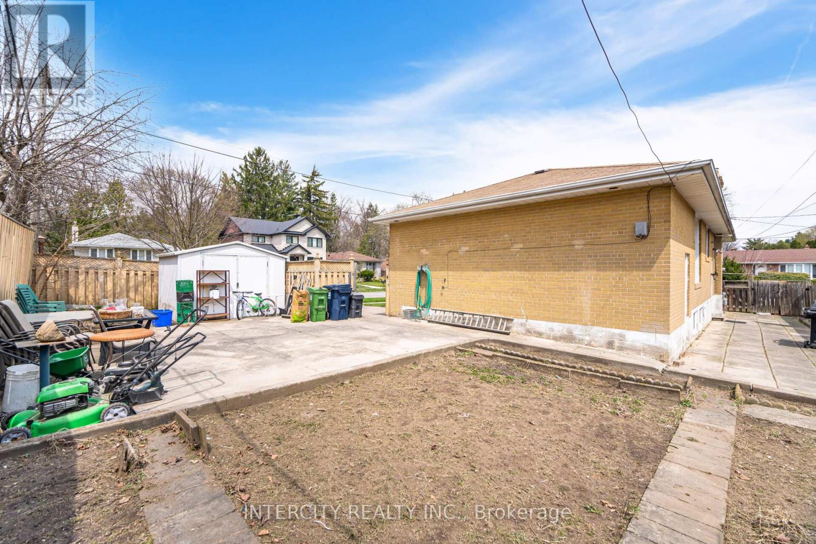 31 Munhall Road, Toronto, Ontario  M6P 1R2 - Photo 50 - W12591586