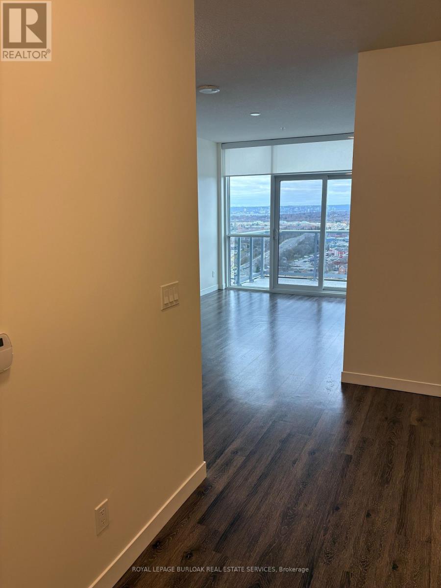 2007 - 2081 Fairview Street, Burlington, Ontario L7R 0E4 - Photo 9 - W12591634