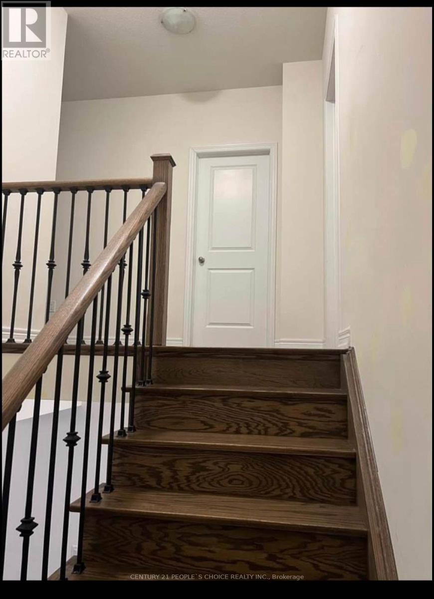 Upper - 55 Cobriza Crescent, Brampton, Ontario L7A 0C4 - Photo 11 - W12591620