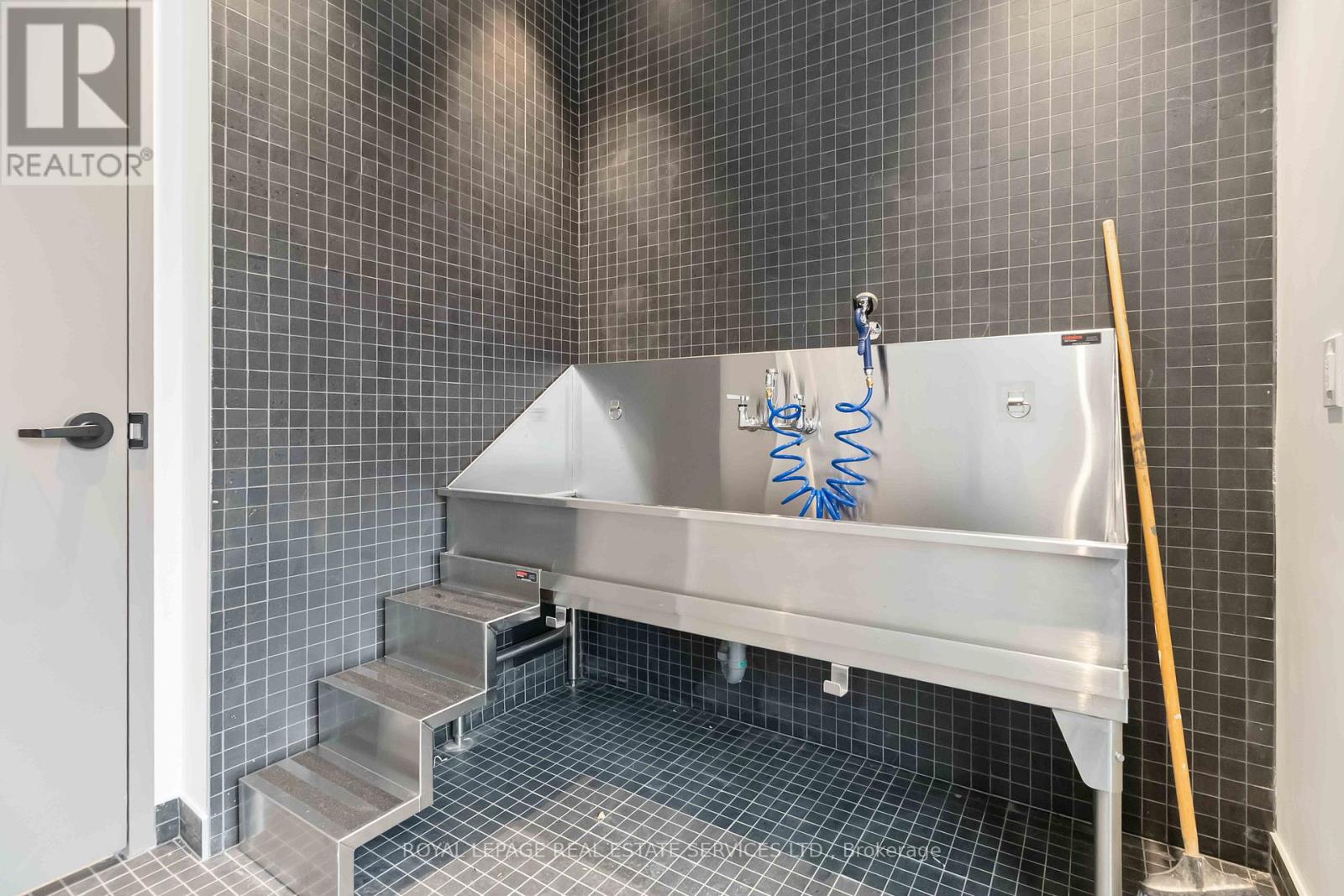 1109 - 2088 James Street, Burlington, Ontario L7R 0H2 - Photo 28 - W12591584