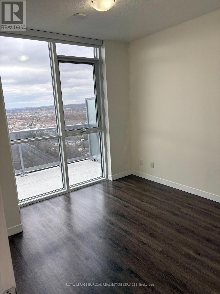 2007 - 2081 Fairview Street, Burlington, Ontario L7R 0E4 - Photo 16 - W12591634