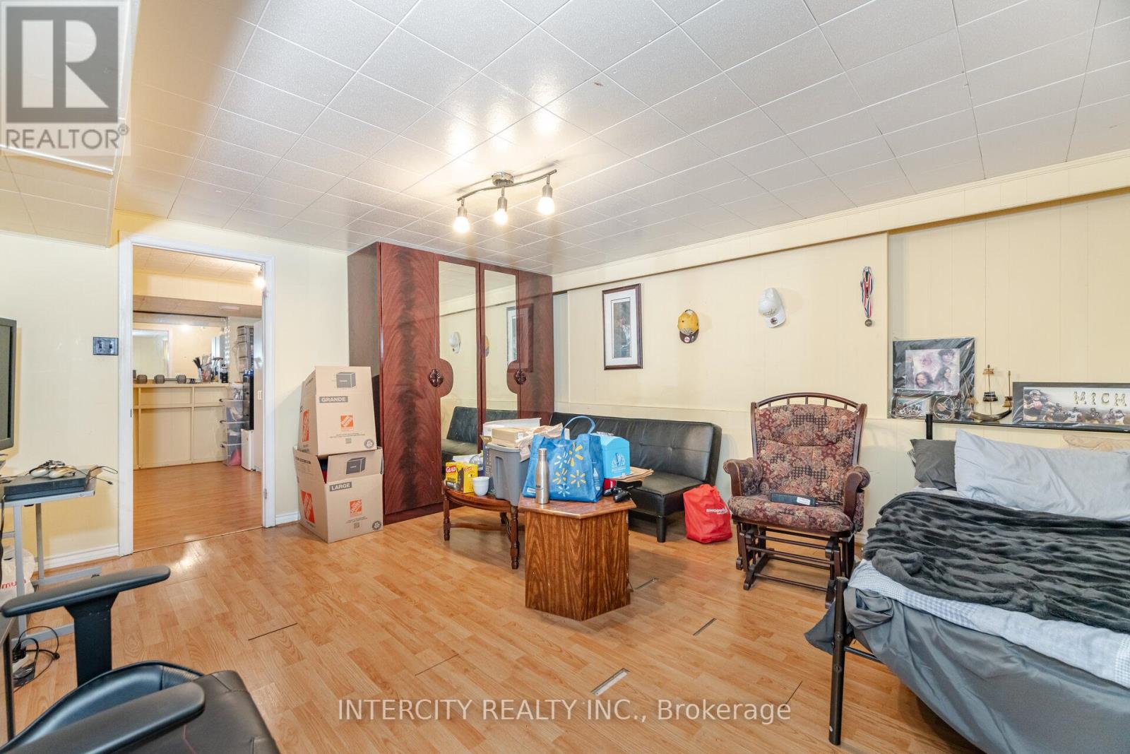 31 Munhall Road, Toronto, Ontario  M6P 1R2 - Photo 39 - W12591586