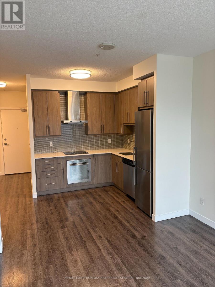 2007 - 2081 Fairview Street, Burlington, Ontario L7R 0E4 - Photo 13 - W12591634