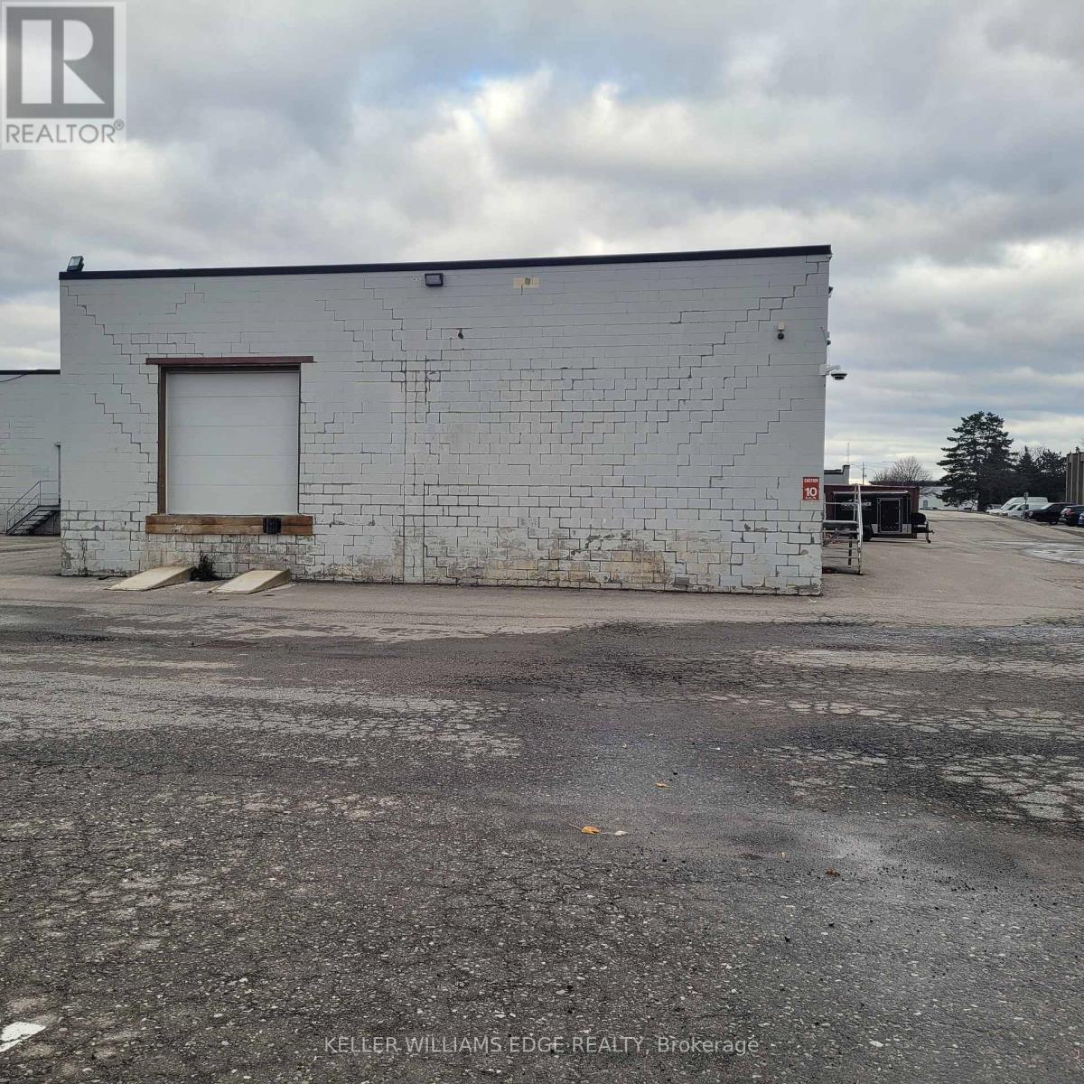 F - 1160 Blair Road, Burlington, Ontario  L7M 1K9 - Photo 4 - W12591656