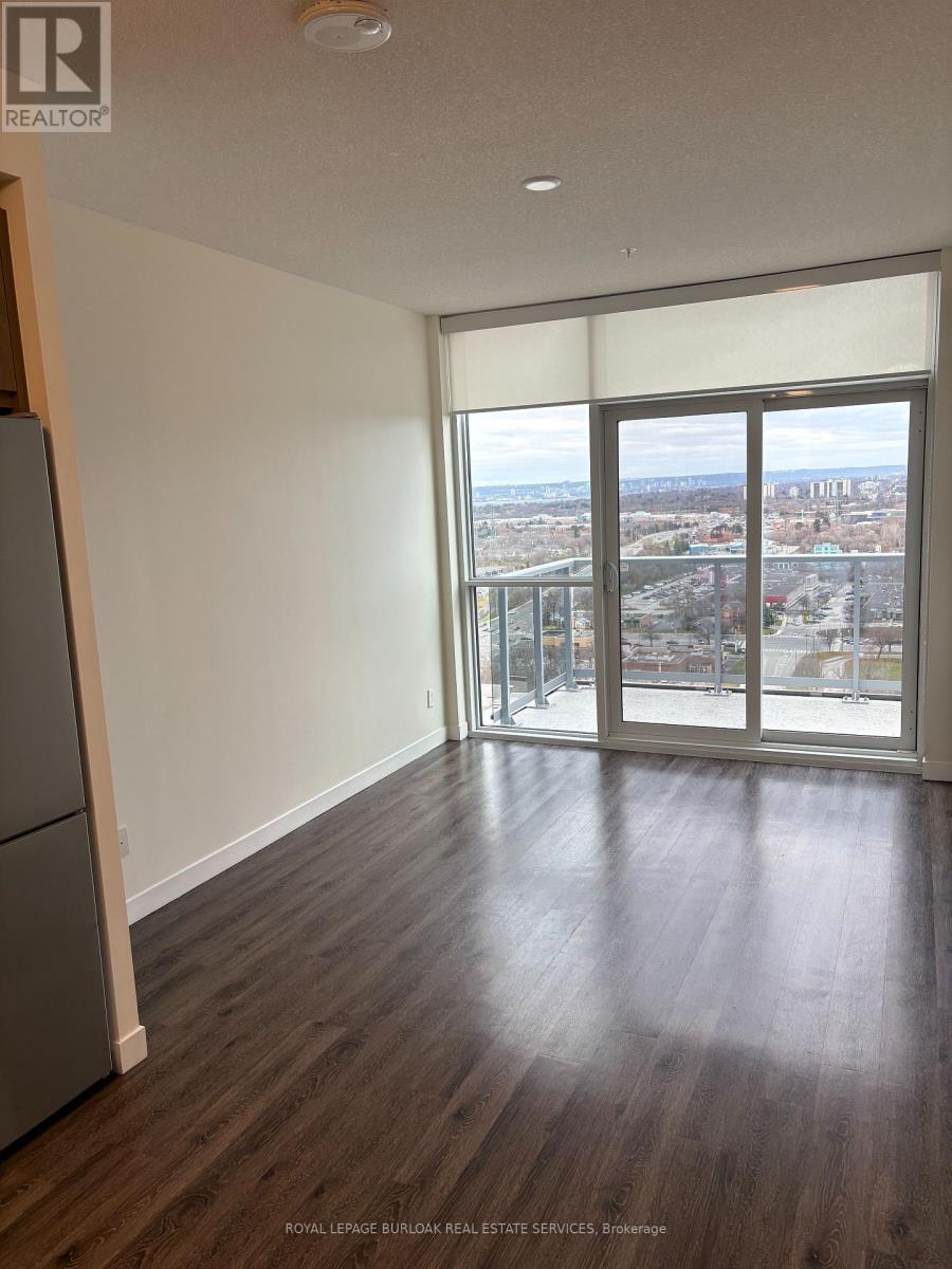 2007 - 2081 Fairview Street, Burlington, Ontario L7R 0E4 - Photo 14 - W12591634