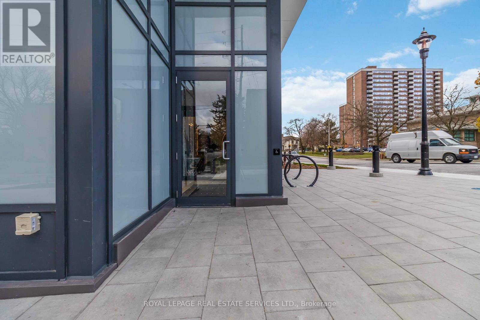 1109 - 2088 James Street, Burlington, Ontario L7R 0H2 - Photo 3 - W12591584