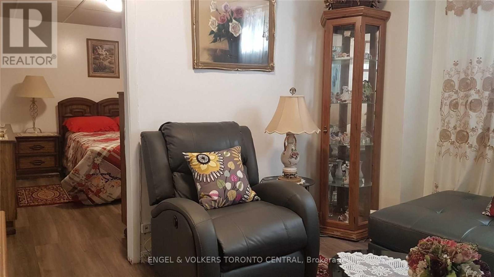 Bsmt - 9 Shademaster Court, Toronto, Ontario M1B 1Y5 - Photo 2 - E12437925