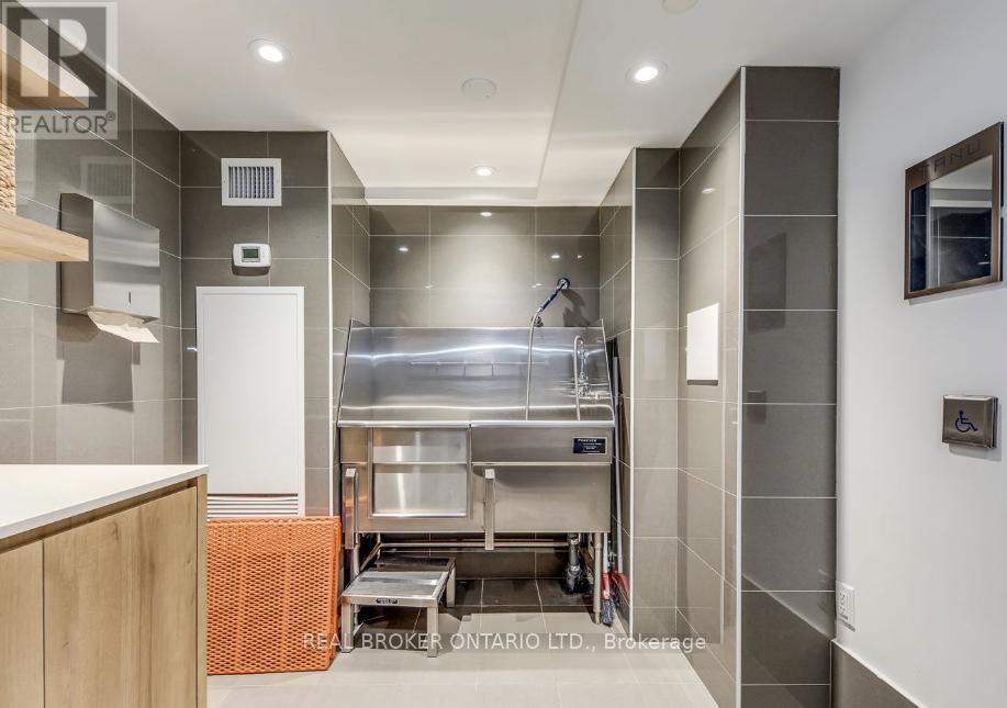 518 - 21 Park Street E, Mississauga, Ontario  L5G 1L7 - Photo 34 - W12591672