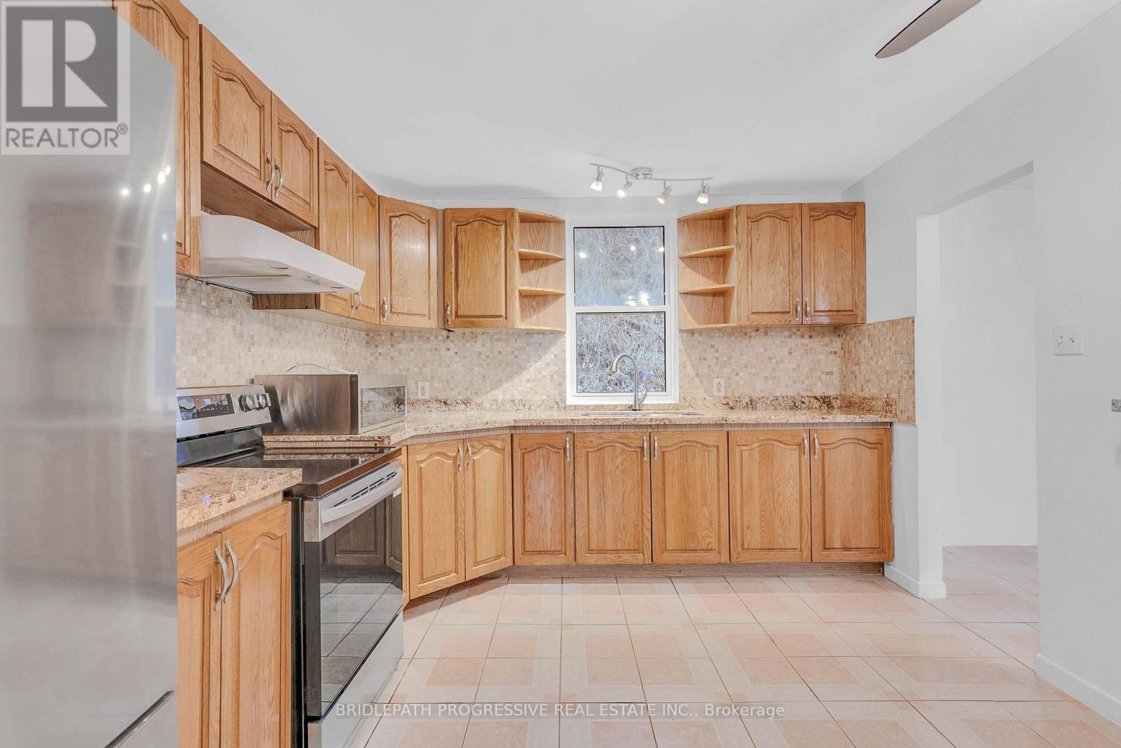 3 - 6 Garrow Avenue, Toronto, Ontario  M6N 2C5 - Photo 13 - W12591706