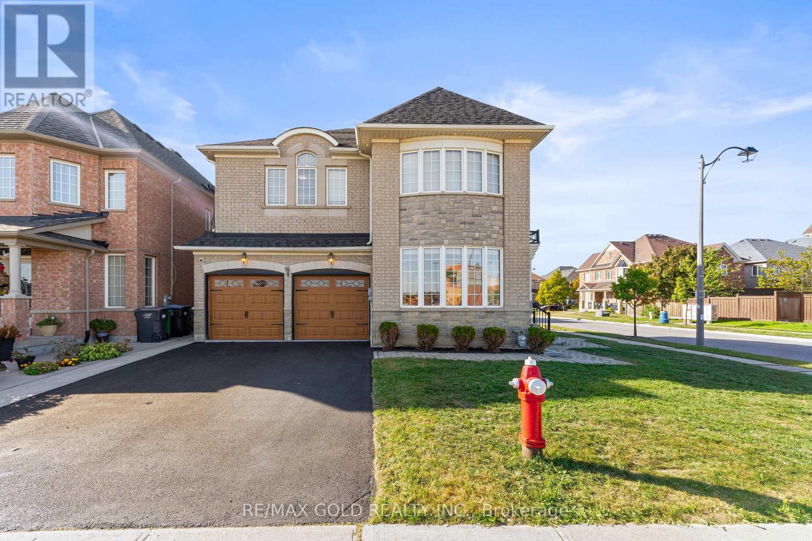 2 HELMAN ROAD, Brampton, Ontario