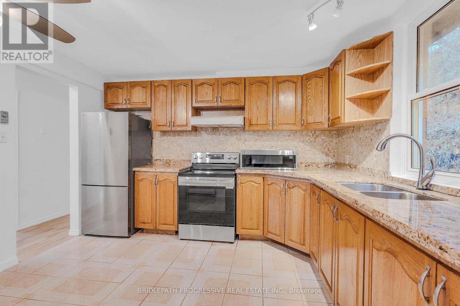 3 - 6 Garrow Avenue, Toronto, Ontario  M6N 2C5 - Photo 12 - W12591706