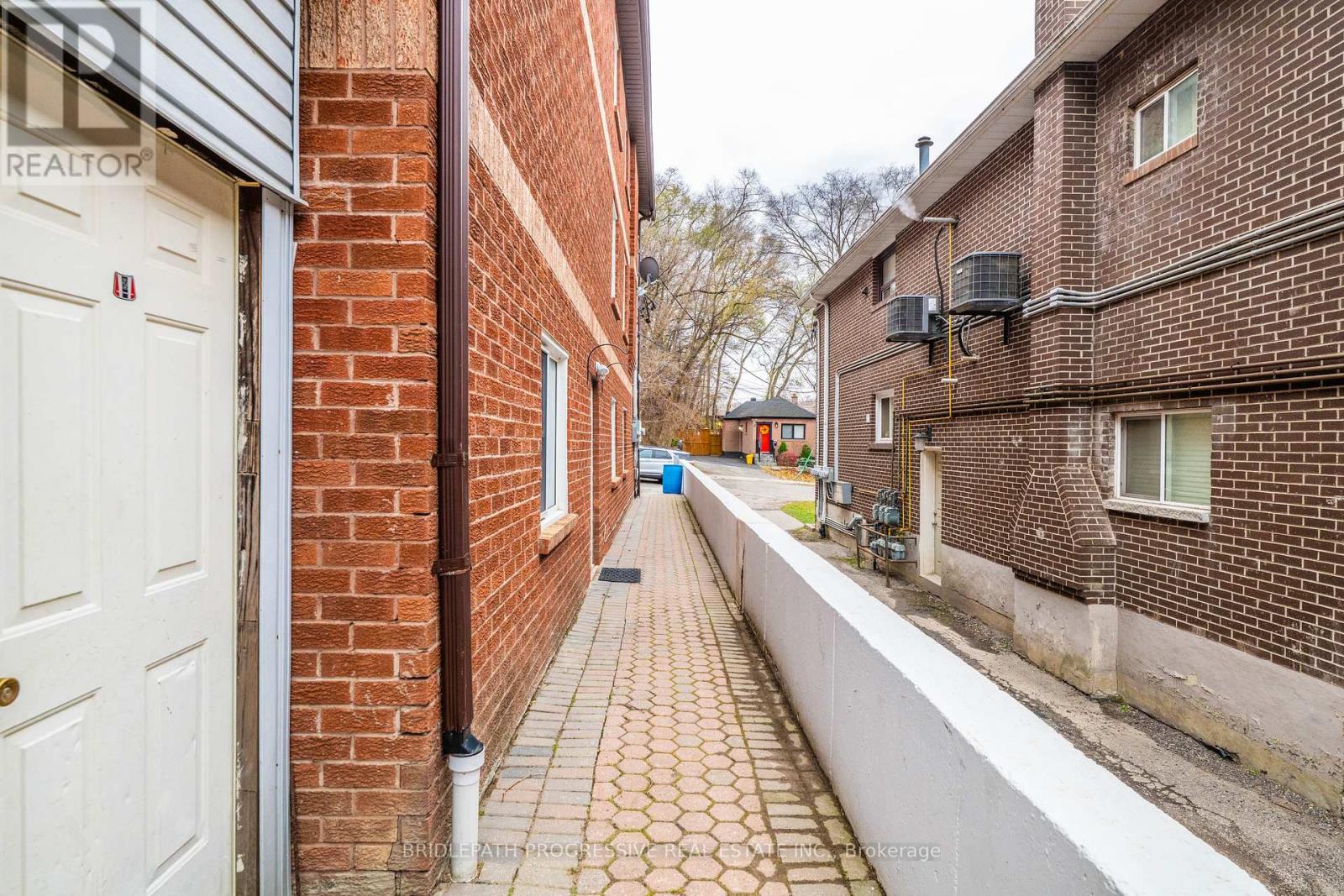 3 - 6 Garrow Avenue, Toronto, Ontario  M6N 2C5 - Photo 31 - W12591706