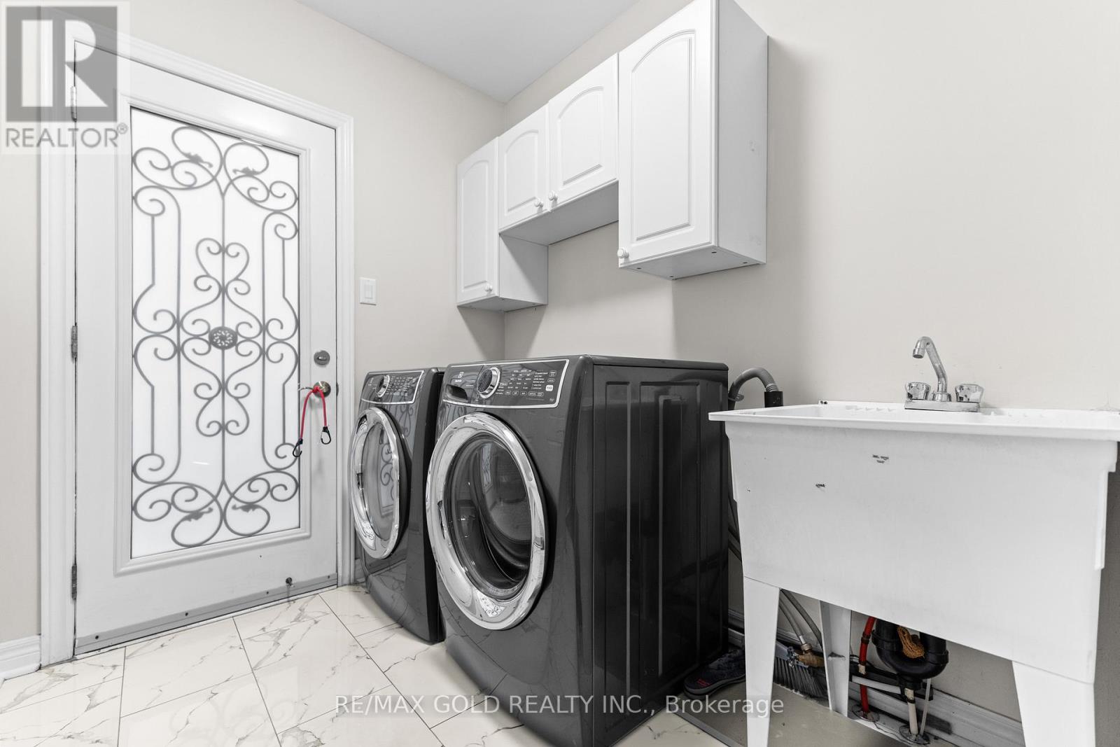 2 Helman Road, Brampton, Ontario L6R 0R4 - Photo 19 - W12591710