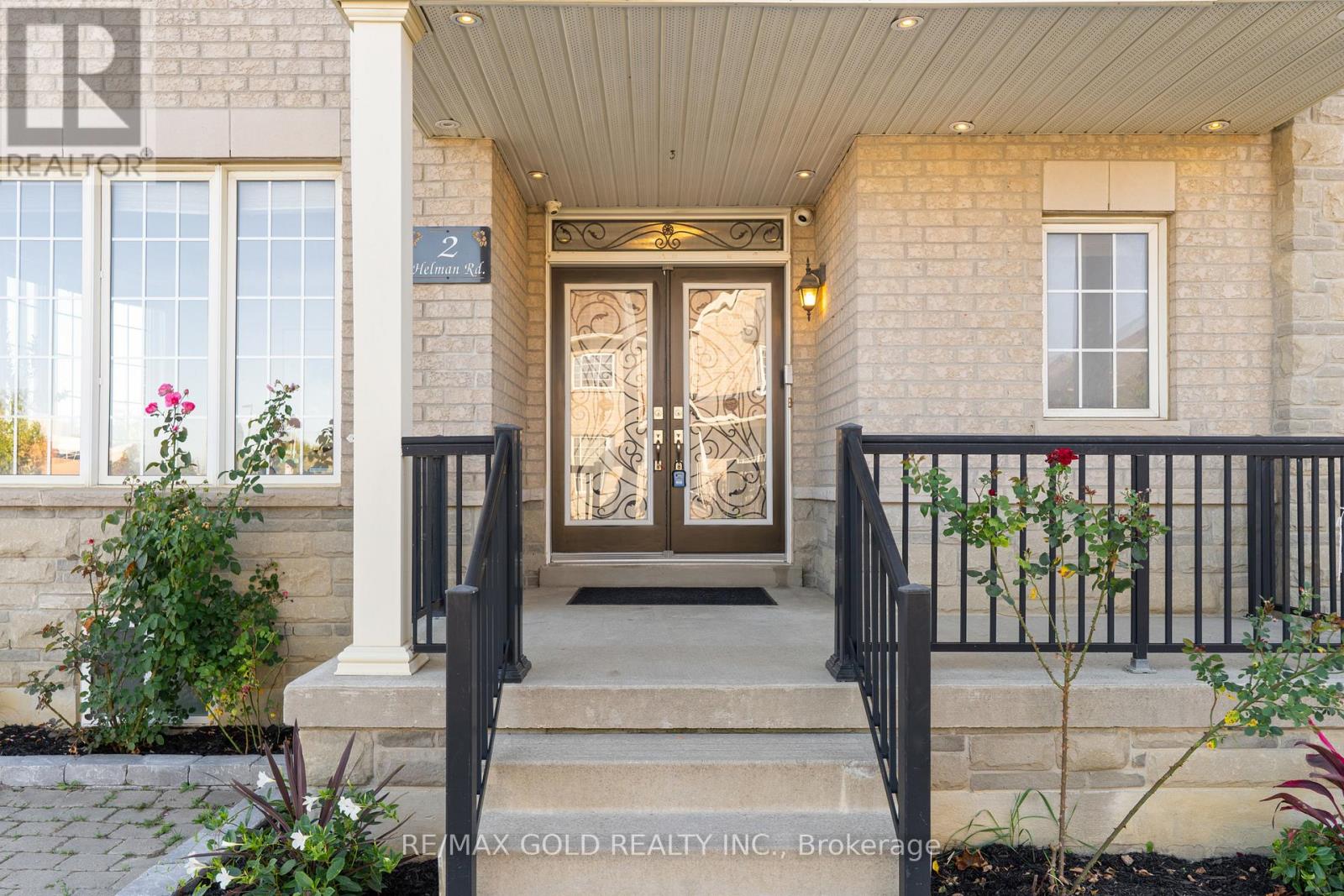 2 Helman Road, Brampton, Ontario L6R 0R4 - Photo 3 - W12591710