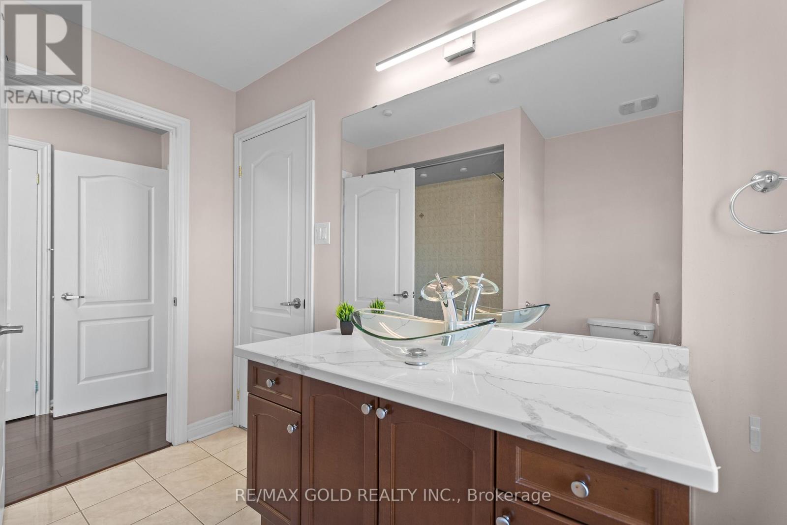 2 Helman Road, Brampton, Ontario L6R 0R4 - Photo 32 - W12591710