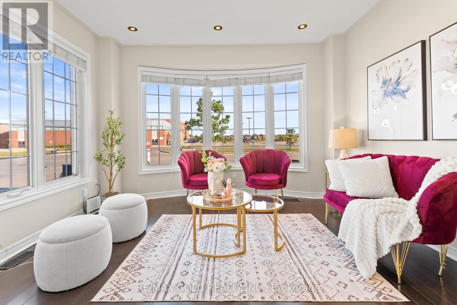 2 Helman Road, Brampton, Ontario L6R 0R4 - Photo 5 - W12591710