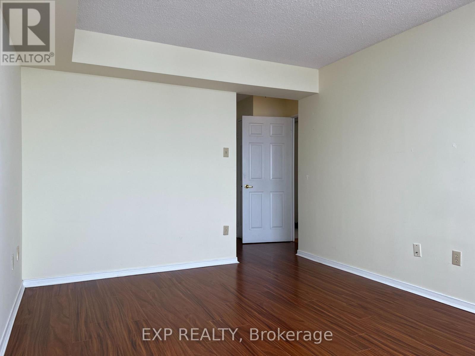 1507 - 700 Constellation Drive, Mississauga, Ontario  L5R 3G8 - Photo 4 - W12591728