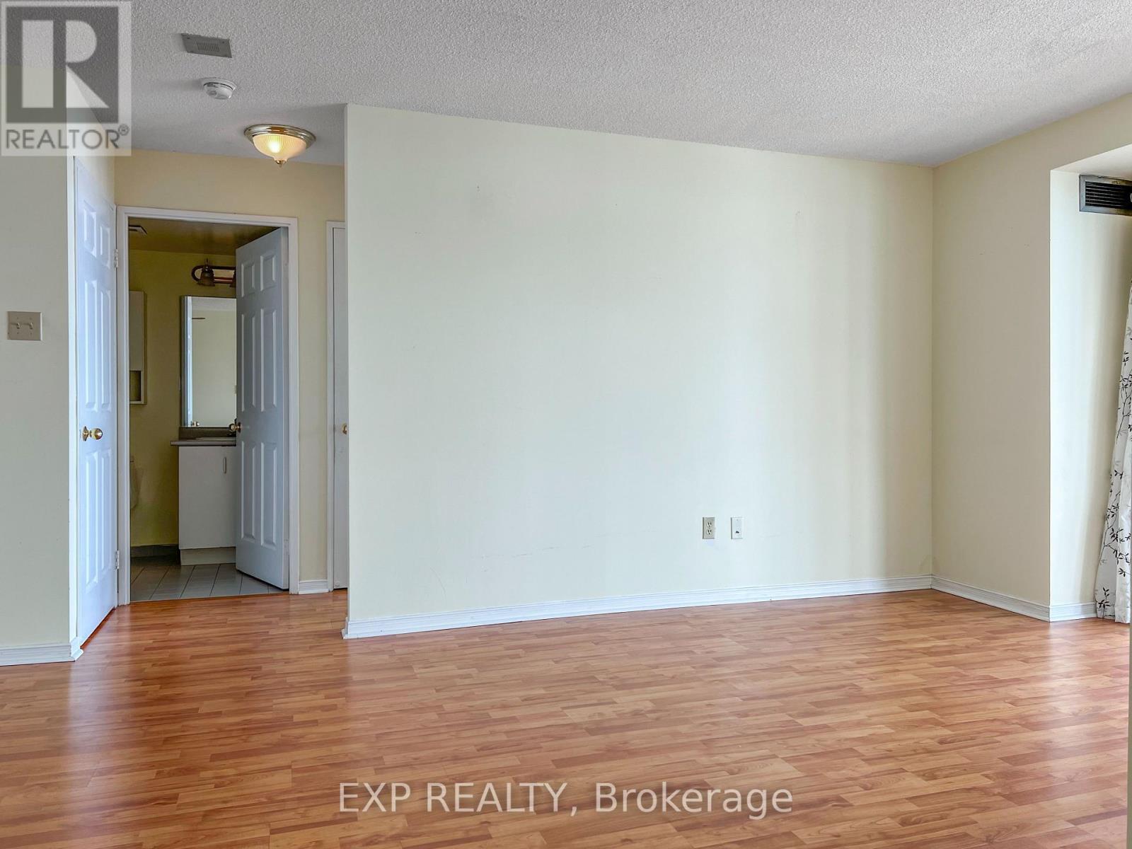 1507 - 700 Constellation Drive, Mississauga, Ontario  L5R 3G8 - Photo 6 - W12591728