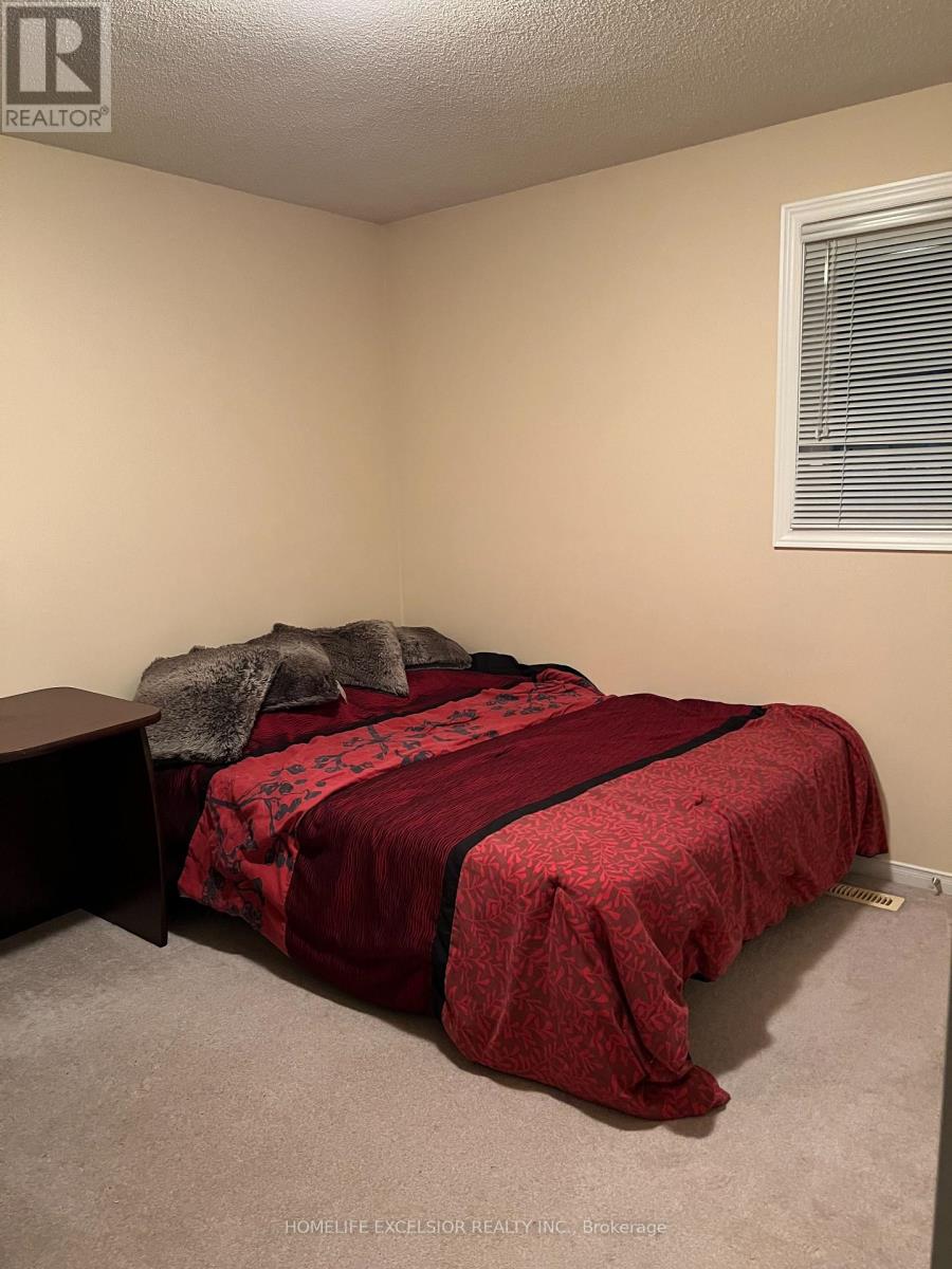 3408 Water Lily Court, Mississauga, Ontario  L5N 6B5 - Photo 16 - W12591750