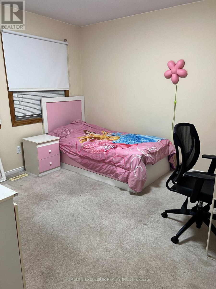 3408 Water Lily Court, Mississauga, Ontario  L5N 6B5 - Photo 18 - W12591750