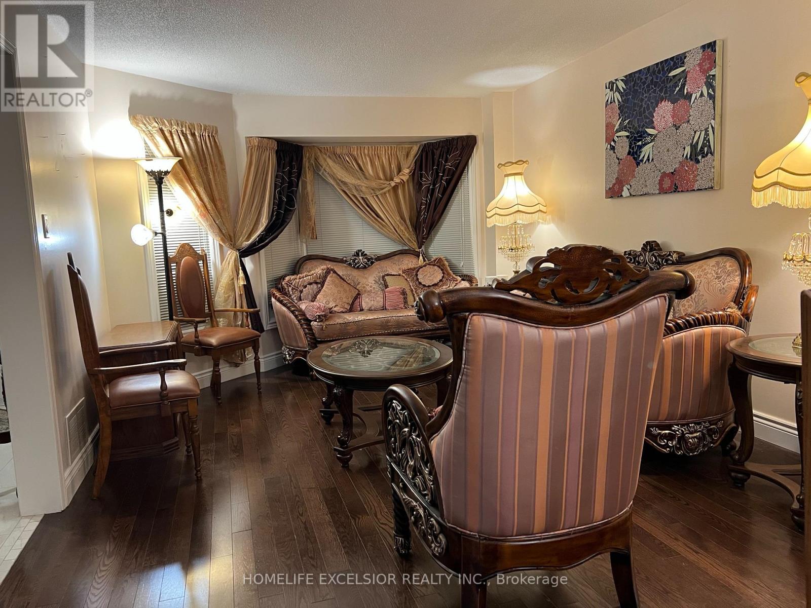 3408 Water Lily Court, Mississauga, Ontario  L5N 6B5 - Photo 4 - W12591750